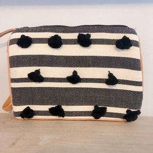 Mercado Global Carolina Handwoven Clutch